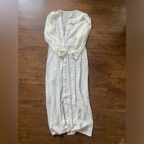 Sheer dress - Picture 8 of 10